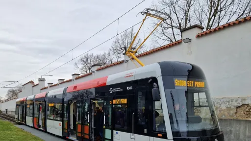 52 t